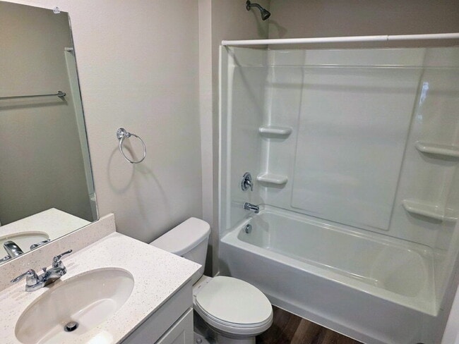 Building Photo - 1724 Southbridge Dr