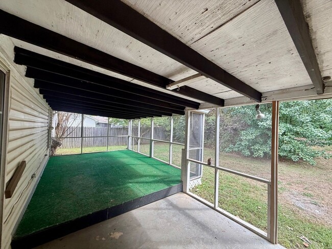 Building Photo - 1015 Allyson Ave