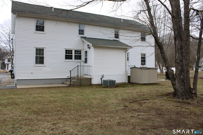 Building Photo - 6 Sunnyside E Rd