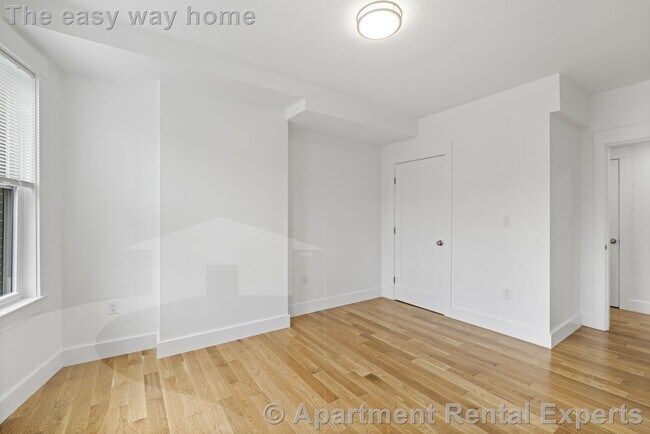 Building Photo - 406 Columbia St