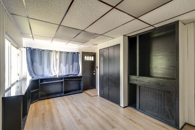 Building Photo - 12512 Mc Gowan Ave