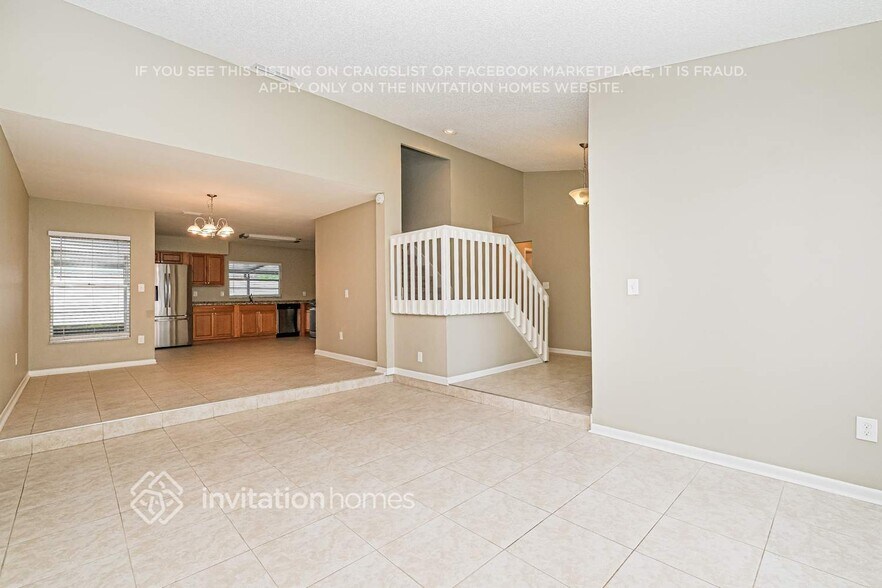 Building Photo - 553 Oak Creek Dr
