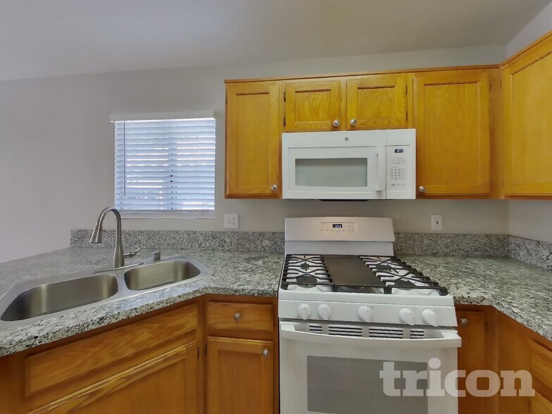 Building Photo - 6421 Gold Canyon Dr