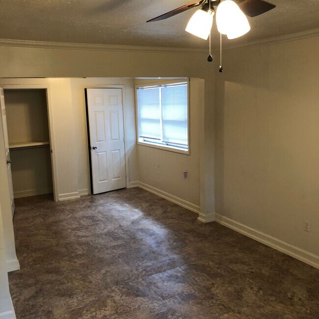 Building Photo - Great Home for Rent NE Jax, near soccer fields - quiet neighborhood, great for family