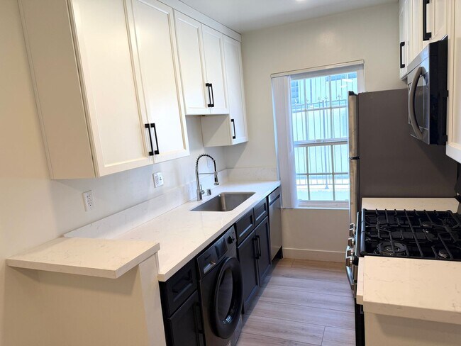 Building Photo - 3317 Keystone Av