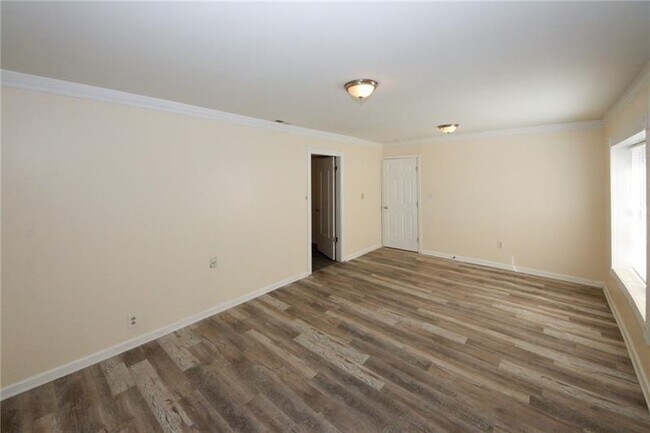 Building Photo - 1616 W Kellogg Cir