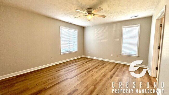 Building Photo - BRAND NEW FLOORING!!! - 2 Bed, 2 Bath Cond...