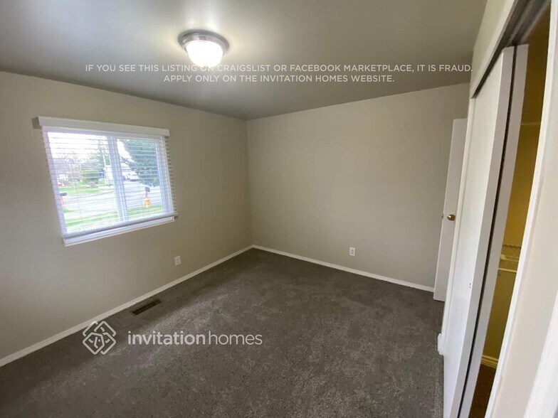 Building Photo - 26120 18th Ave S
