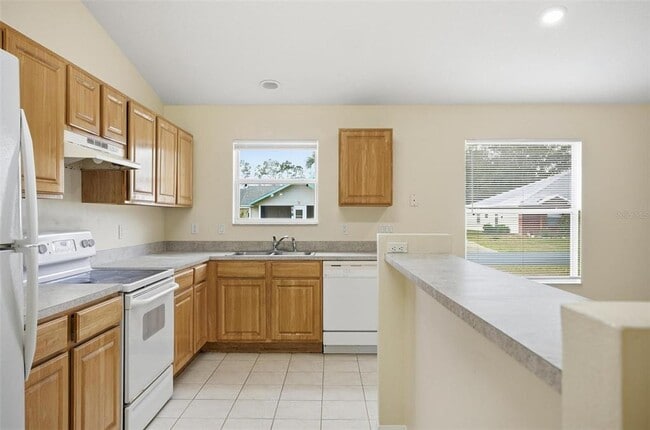 Building Photo - 166 Plainview Dr