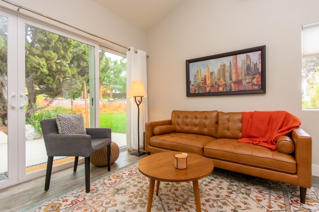 Primary Photo - Beautiful Fully Furnished 1 Bd Rental!