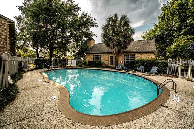 Building Photo - 1515 Sandy Springs Rd