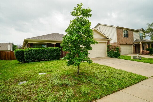 Building Photo - 8920 King Ranch Dr