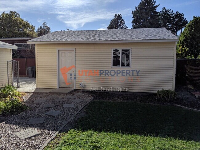 Building Photo - 1532 Dupont Ave
