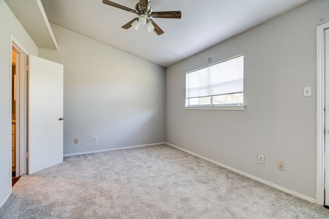 Building Photo - 1830 River Crossing Cir