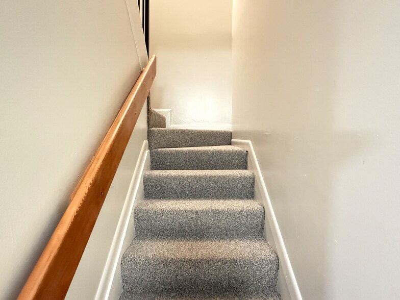 Building Photo - 8570 NW 3rd Ln