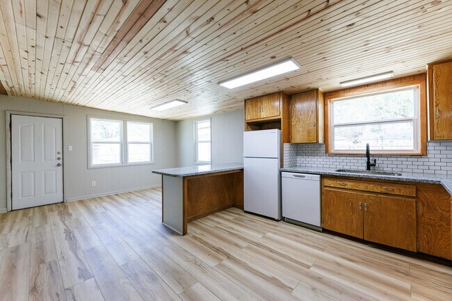 Building Photo - 3406 27th St