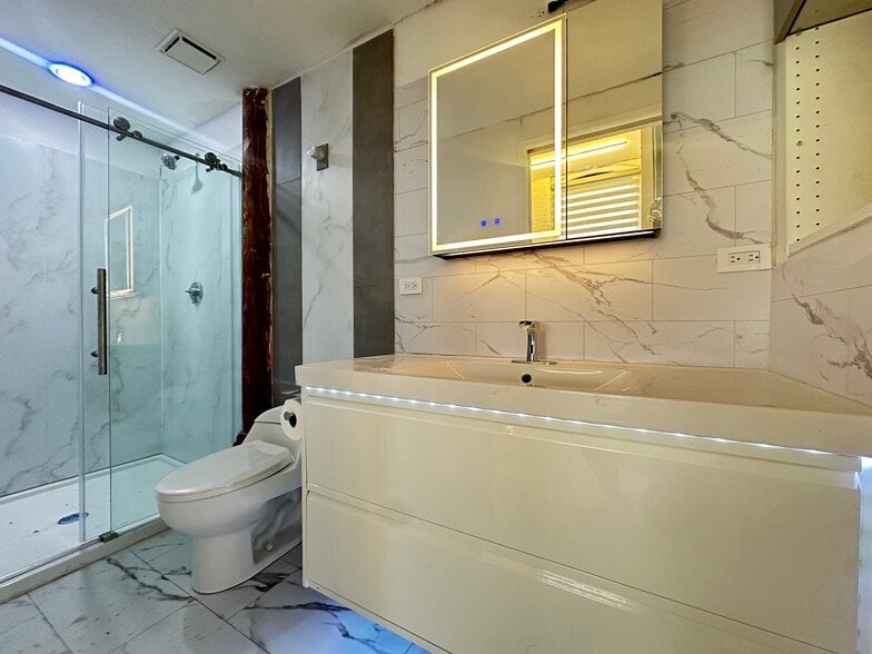 Building Photo - 109 Summer St