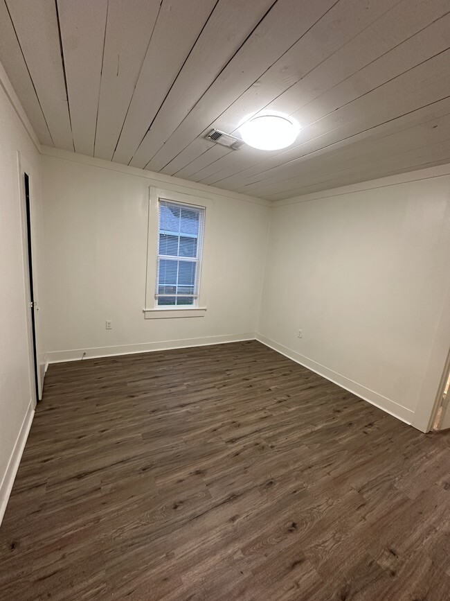 Building Photo - 151 Louisa Blvd