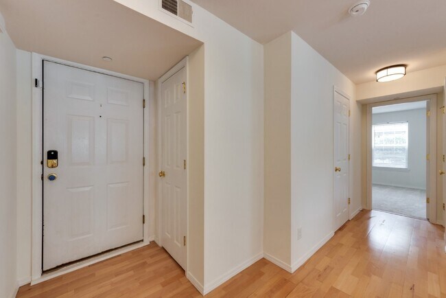 Building Photo - 1125 Arbor Creek Dr