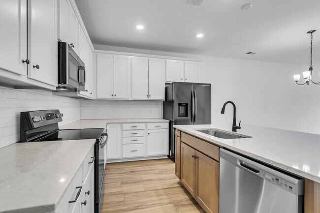 Building Photo - 443 Duskywing Dr