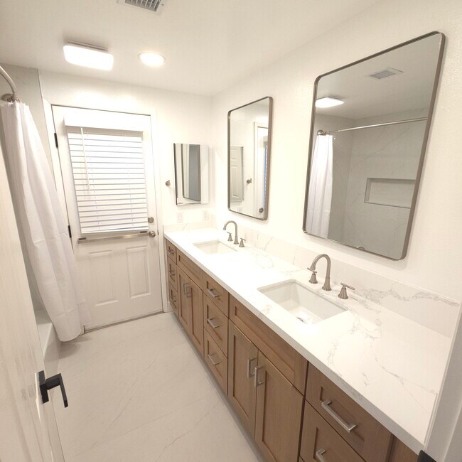 Building Photo - 90 Lupe Ave