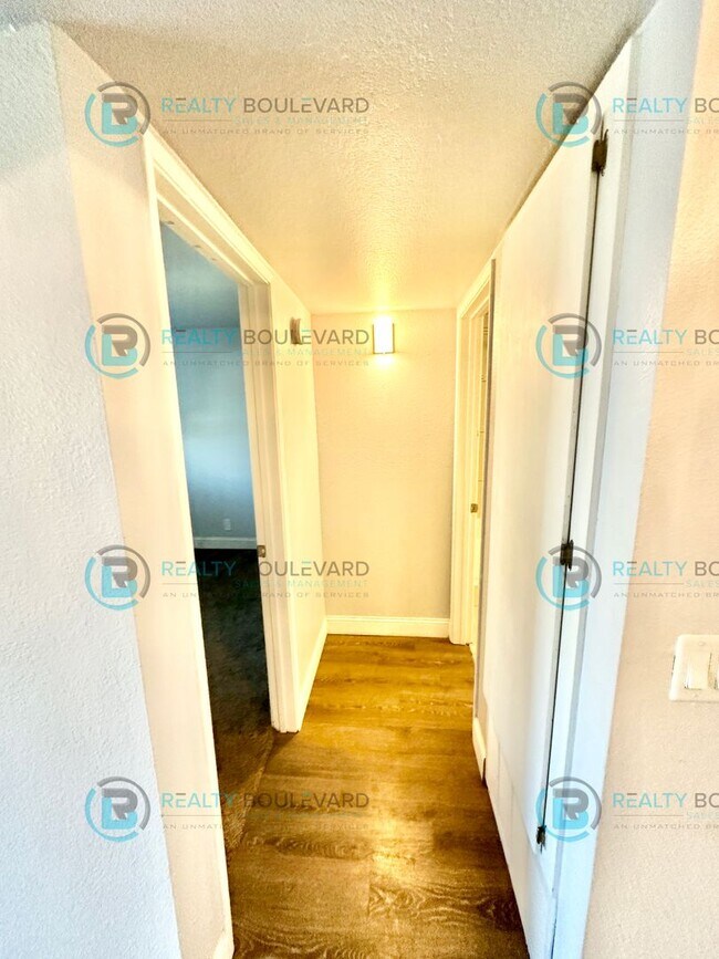 Building Photo - 7680 Bluestone Dr