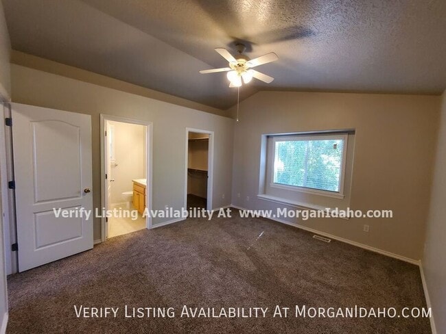 Building Photo - 4231 E English Dr