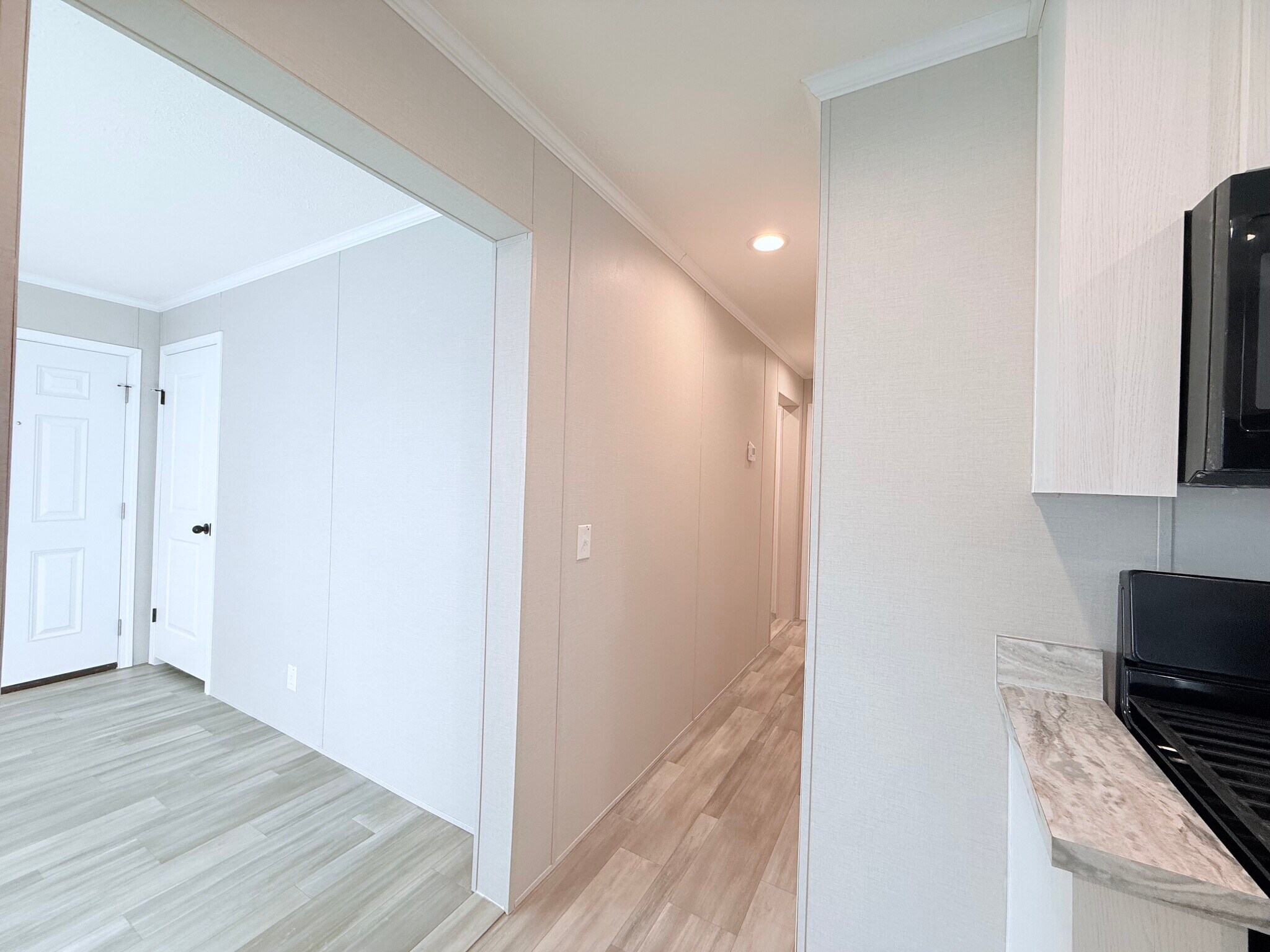 Building Photo - 29805 Jamestown Dr