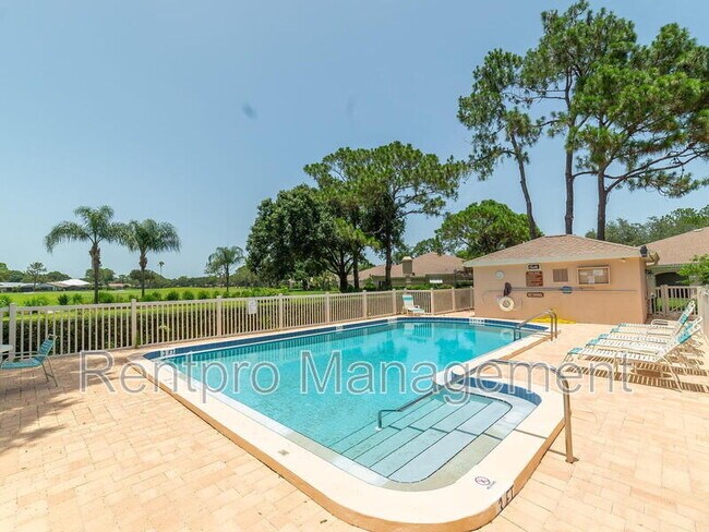 Building Photo - 5574 Chanteclaire