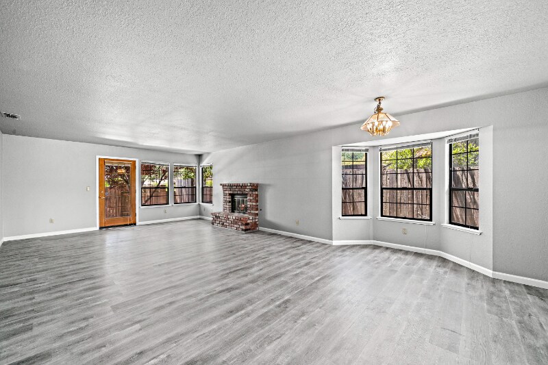 Building Photo - 7456 Santa Susana Way