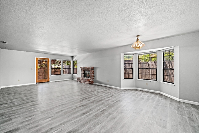 Building Photo - 7456 Santa Susana Way