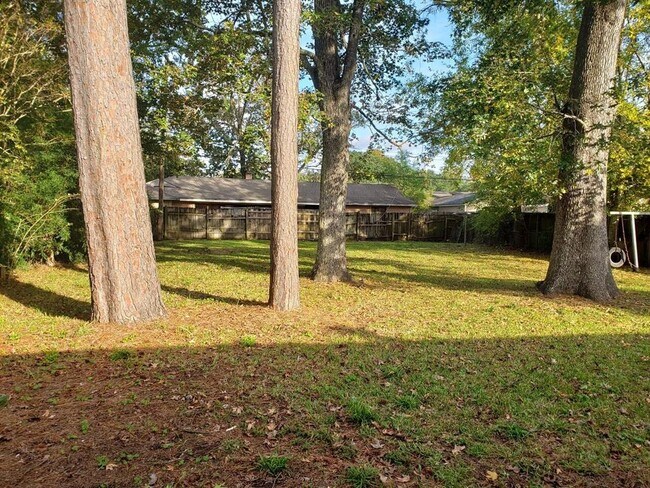 Building Photo - 3270 Willowood Dr