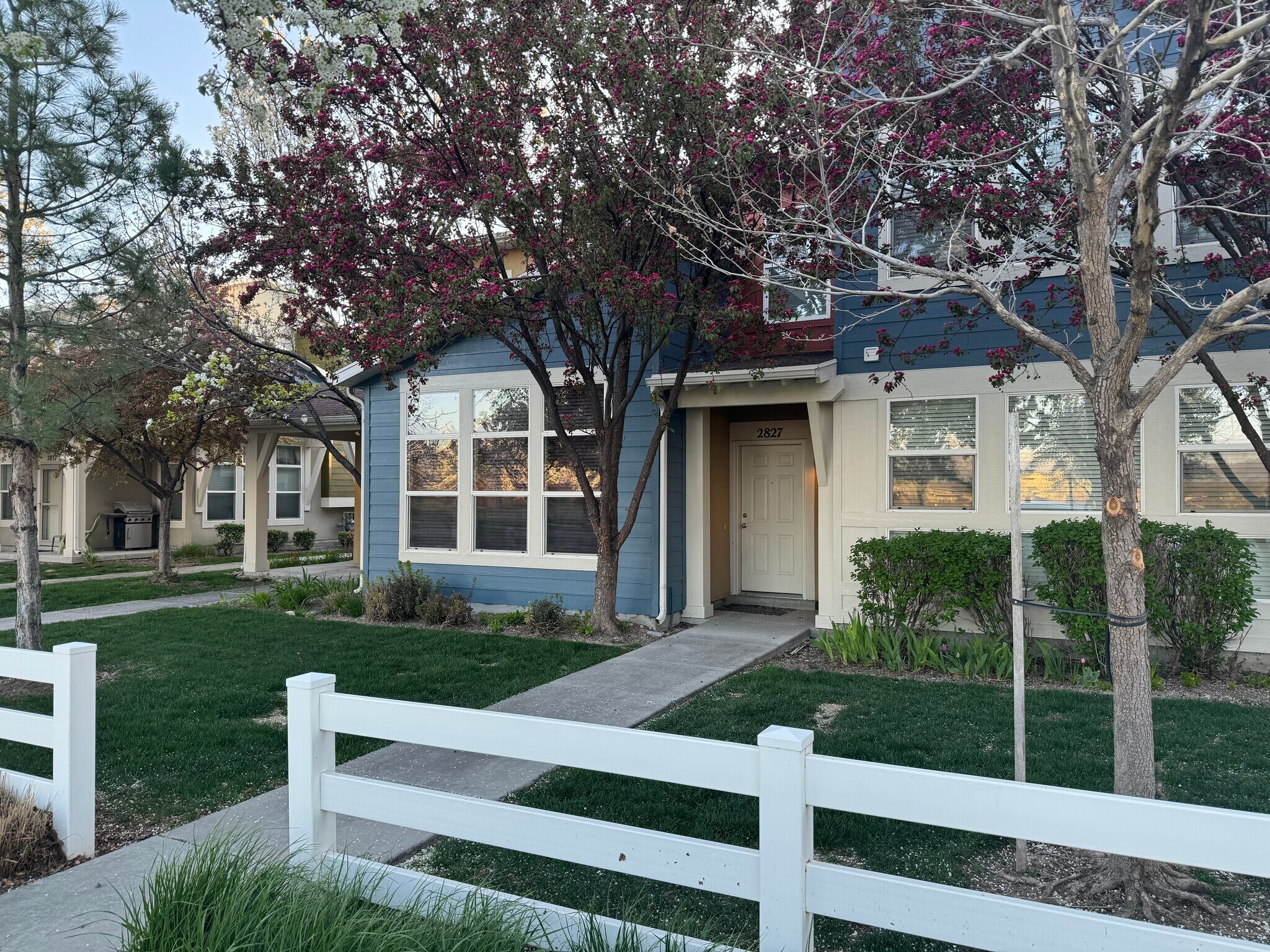 Building Photo - 2827 S Fairgrove Ln