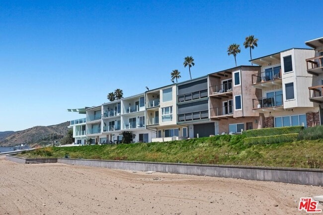 Building Photo - 11874 S Beach Club Way