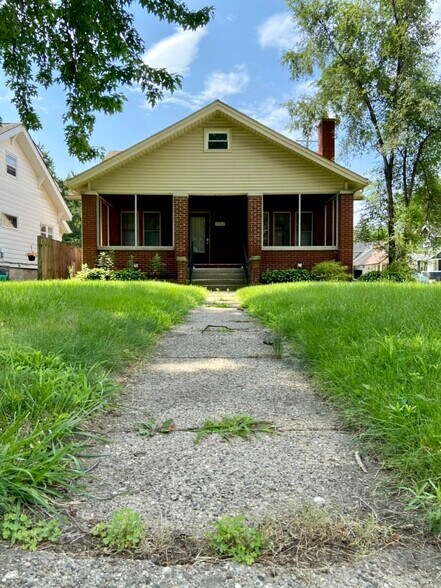 Building Photo - 502 E Lincoln Ave