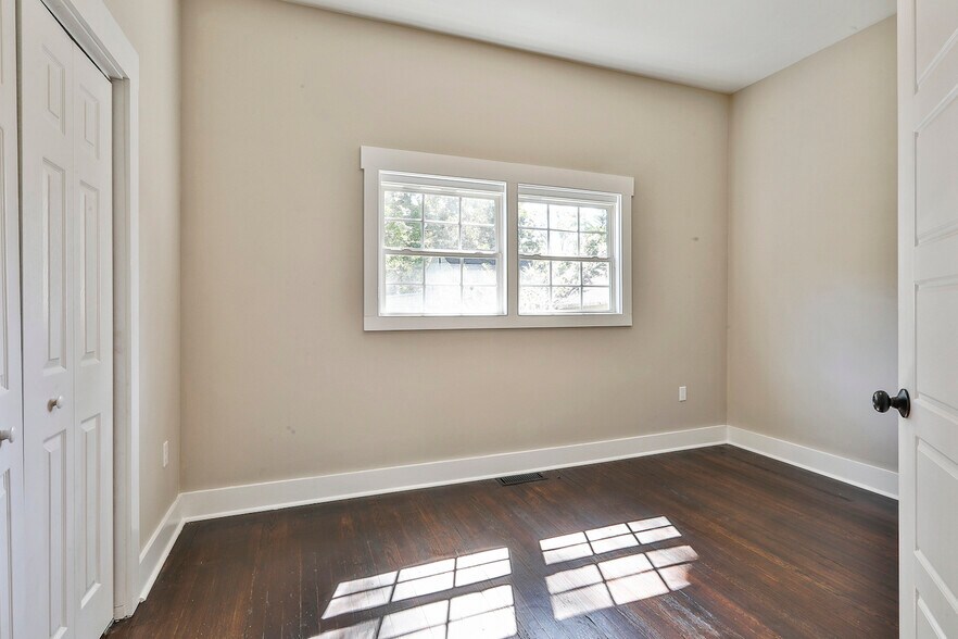 Building Photo - 91 E Washington St