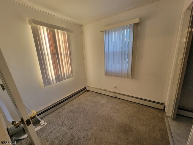 Building Photo - 5 Madison Ave