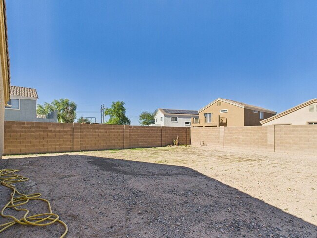 Building Photo - Heartland Ranch Gem