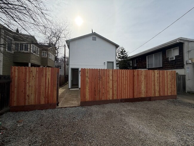 Building Photo - 2422 Kayak Alley