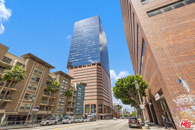 Building Photo - 1100 Wilshire Blvd