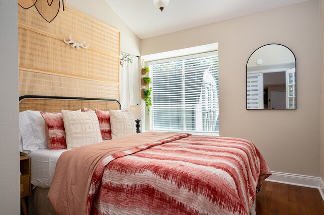 Building Photo - 20231 Linden Tree Dr