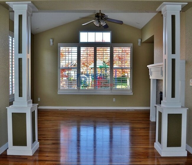 Building Photo - 14000 Winding River Ct