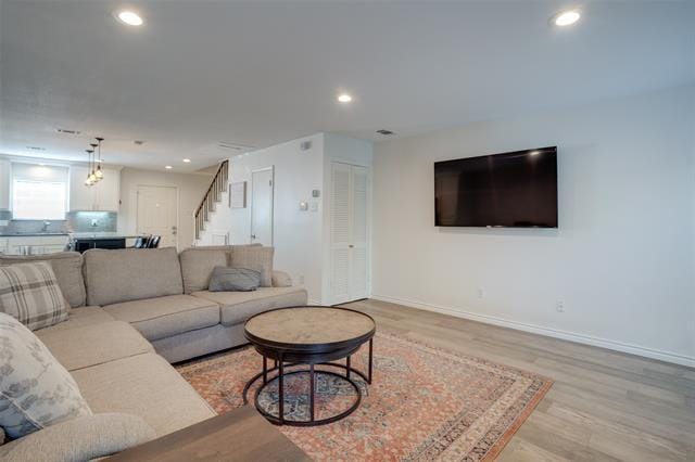 Building Photo - 4017 Buena Vista St