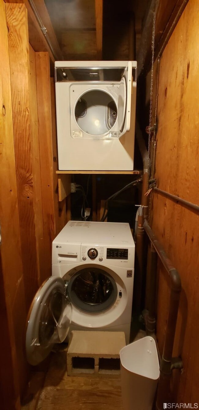 Building Photo - 1267 9th Ave