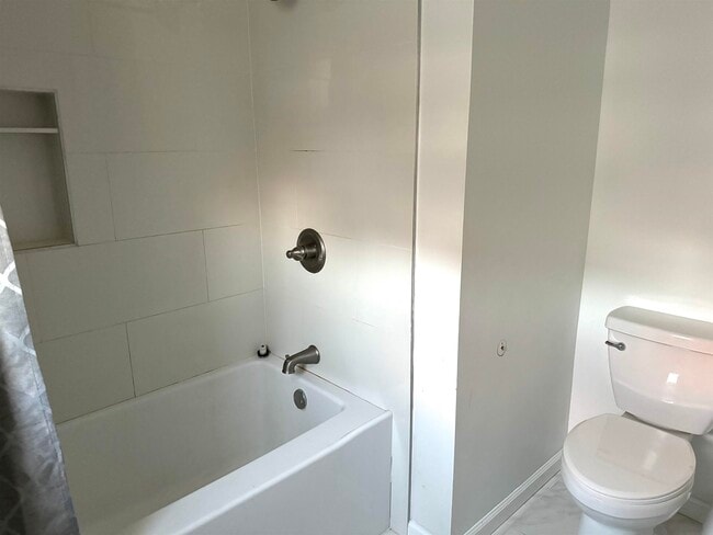 Building Photo - 143 W 2nd St