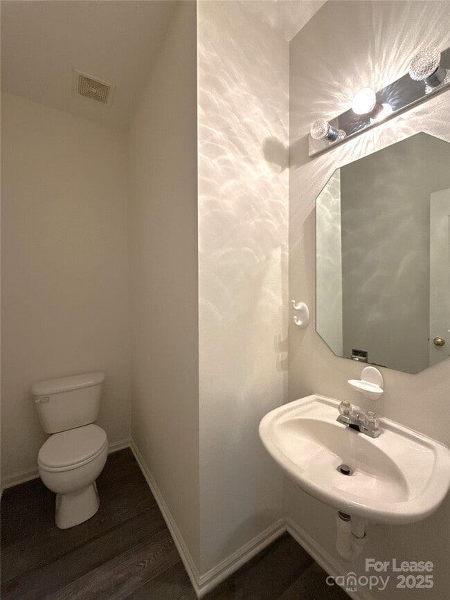 Building Photo - 10777 Essex Hall Dr