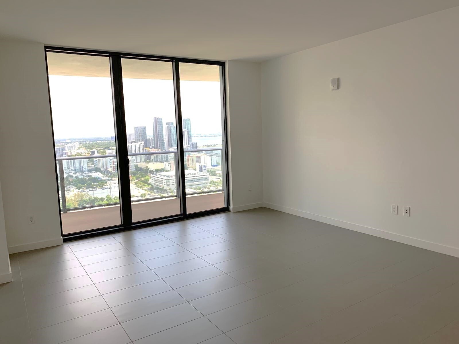 Building Photo - 1600 NE 1st Ave