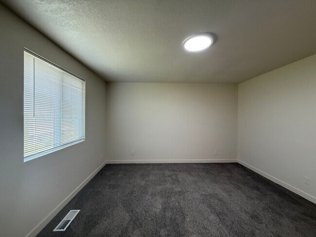Building Photo - 371816