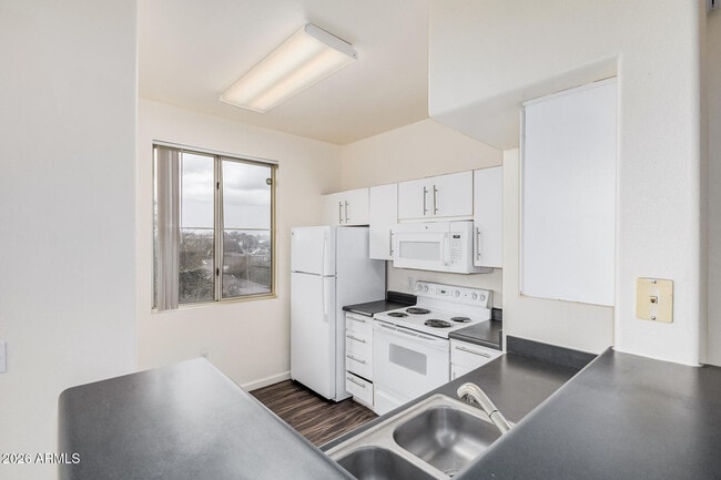 Building Photo - 3302 N 7th St