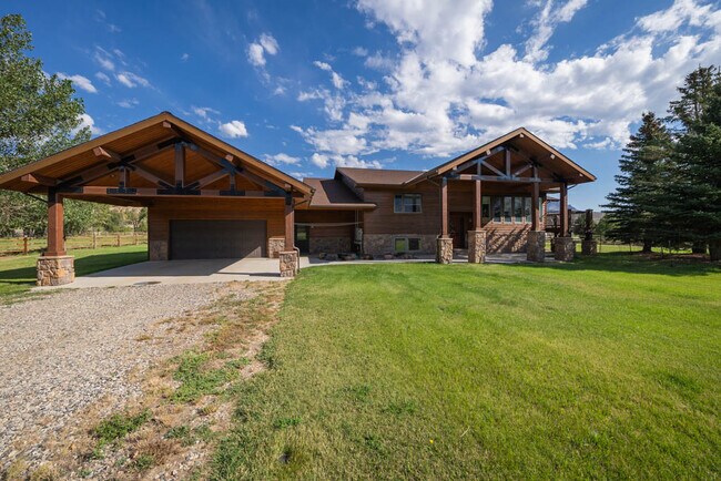 Building Photo - 9 Juniper Ln